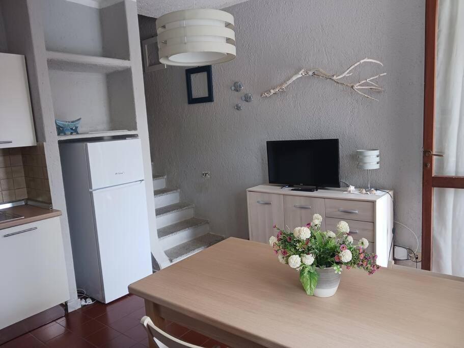 Appartamento A Baia Santa Reparata Bagian luar foto